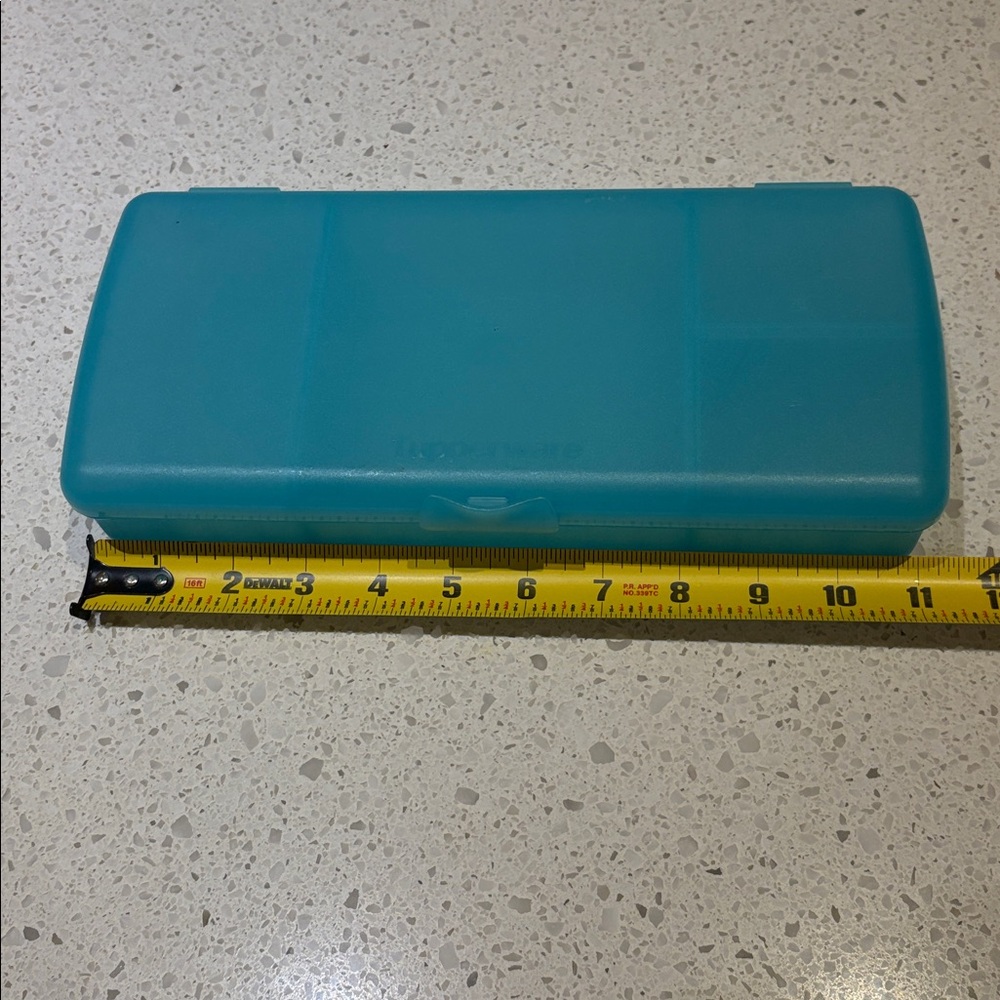 Tupperware Lunch N Things Divided Container - Picture 4 of 6